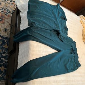 Mandela green medium set scrubs